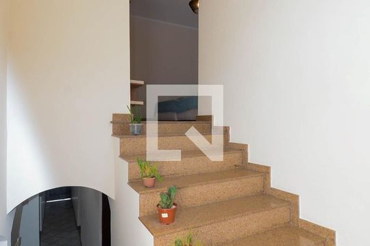Escada Sala/Quartos de casa à venda com 3 quartos, 295m² em Parque Continental I, Guarulhos