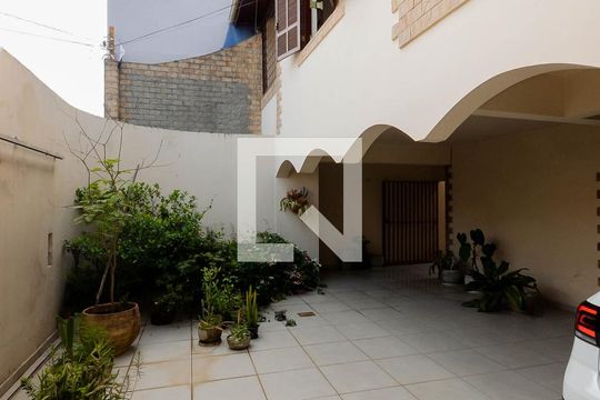 Garagem de casa à venda com 3 quartos, 295m² em Parque Continental I, Guarulhos