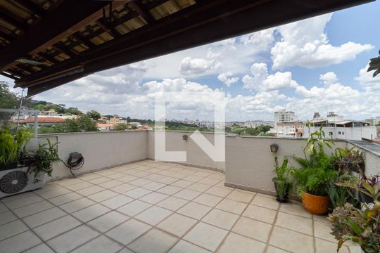 Cobertura de apartamento à venda com 3 quartos, 170m² em Ouro Preto, Belo Horizonte