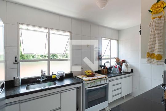 Cozinha de apartamento à venda com 3 quartos, 170m² em Ouro Preto, Belo Horizonte