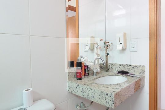 Banheiro Social de apartamento à venda com 3 quartos, 130m² em Serrano, Belo Horizonte