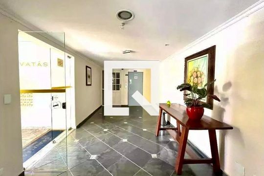Hall social de apartamento à venda com 3 quartos, 140m² em Vila Nova Caledonia, São Paulo