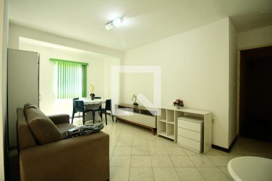Sala de casa para alugar com 1 quarto, 60m² em Boca do Rio, Salvador
