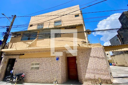 Fachada de casa para alugar com 1 quarto, 60m² em Boca do Rio, Salvador