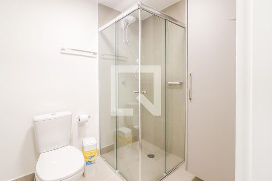 Banheiro de kitnet/studio para alugar com 1 quarto, 28m² em Butantã, São Paulo