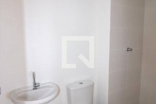 Banheiro de apartamento para alugar com 2 quartos, 32m² em Jardim Celeste, São Paulo