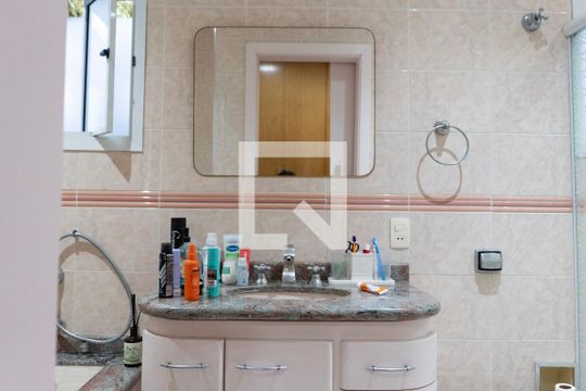 Banheiro de casa à venda com 3 quartos, 212m² em Vila Prudente, São Paulo