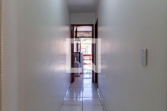 Corredor de casa à venda com 3 quartos, 138m² em Jardim Taboao, São Paulo
