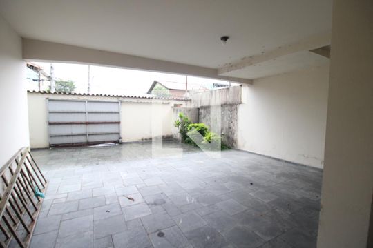 Garagem de casa à venda com 4 quartos, 500m² em Vila Amalia (zona Norte), São Paulo