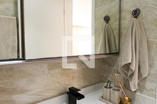 Banheiro de apartamento para alugar com 1 quarto, 34m² em Cidade Mãe do Céu, São Paulo