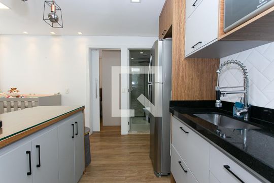 Cozinha de apartamento para alugar com 1 quarto, 34m² em Cidade Mãe do Céu, São Paulo