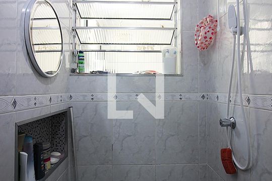 Banheiro Social de apartamento à venda com 2 quartos, 48m² em Jardim Silvina, São Bernardo do Campo