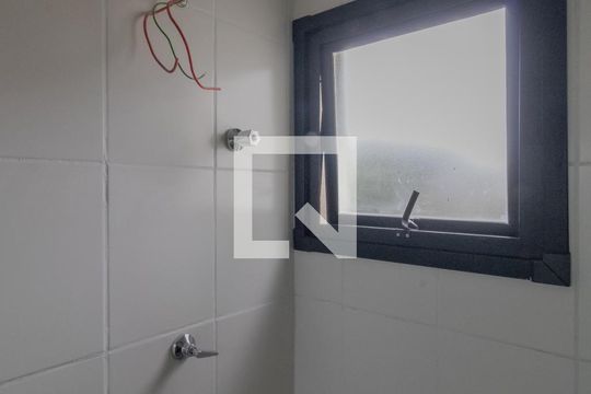 Banheiro  de apartamento à venda com 1 quarto, 38m² em Itaquera, São Paulo