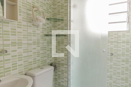 Banheiro de apartamento à venda com 2 quartos, 50m² em Conjunto Residencial José Bonifácio, São Paulo