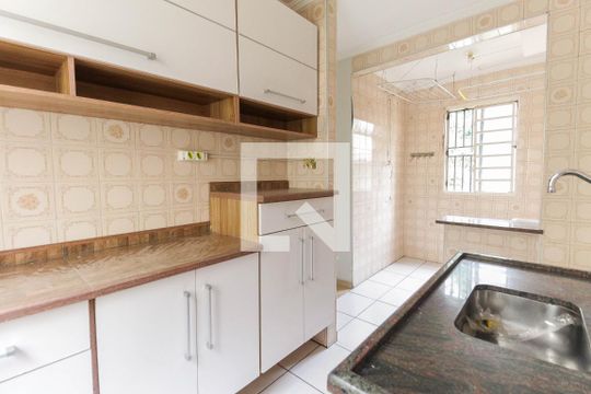 Cozinha de apartamento à venda com 2 quartos, 50m² em Conjunto Residencial José Bonifácio, São Paulo