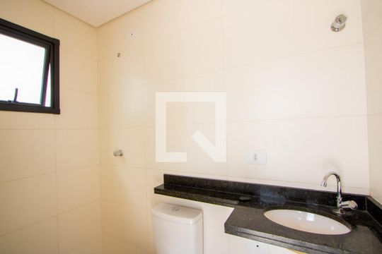 Banheiro social 2 de apartamento à venda com 2 quartos, 90m² em Vila Scarpelli, Santo André