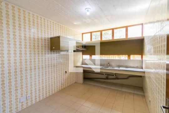 Cozinha de casa à venda com 5 quartos, 598m² em Petrópolis, Porto Alegre