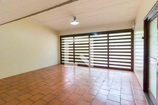 Garagem de casa à venda com 5 quartos, 598m² em Petrópolis, Porto Alegre