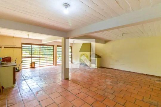 Garagem de casa à venda com 5 quartos, 598m² em Petrópolis, Porto Alegre