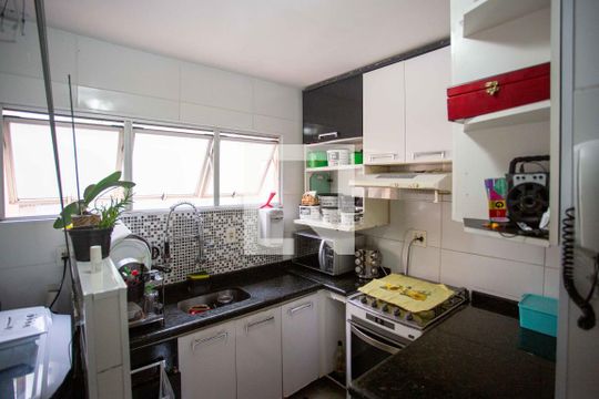 Cozinha de apartamento à venda com 2 quartos, 45m² em Conceição, Diadema