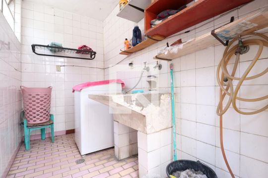 Área de Serviço de casa à venda com 3 quartos, 220m² em Vila Romana, São Paulo