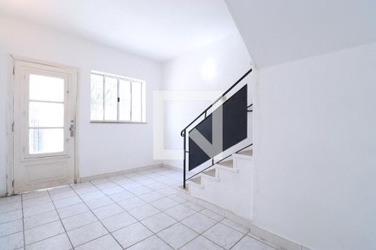 Casa à venda com 3 quartos, 220m² em Vila Romana, São Paulo