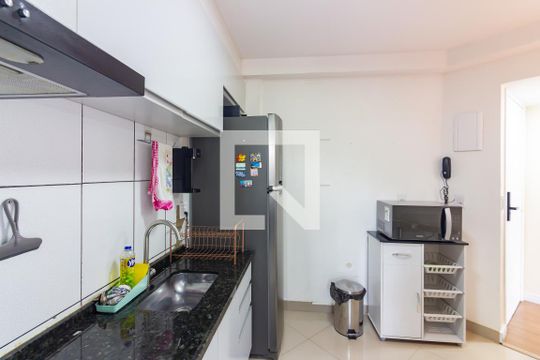 Cozinha de apartamento para alugar com 2 quartos, 54m² em Bandeiras, Osasco