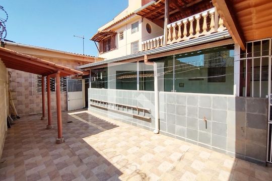 Quintal de casa à venda com 3 quartos, 352m² em Sagrada Família, Belo Horizonte