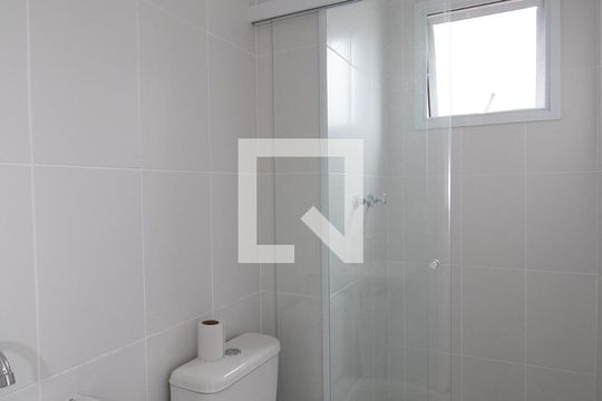 Banheiro de apartamento para alugar com 2 quartos, 47m² em Vila Ede, São Paulo
