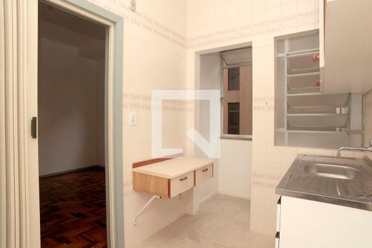 Cozinha + Área de Serviço de apartamento à venda com 1 quarto, 44m² em Floresta, Porto Alegre