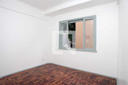 Quarto de apartamento à venda com 1 quarto, 44m² em Floresta, Porto Alegre