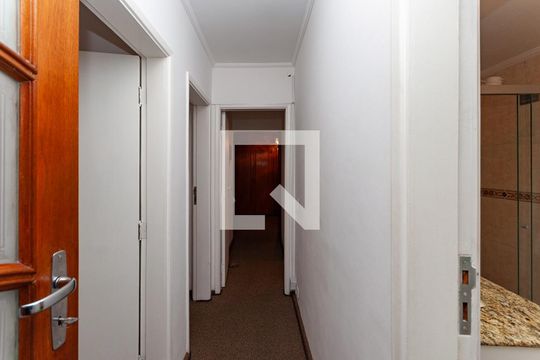 Corredor de apartamento para alugar com 3 quartos, 140m² em Perdizes, São Paulo