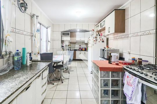 Cozinha de casa à venda com 3 quartos, 145m² em Ferreira, São Paulo