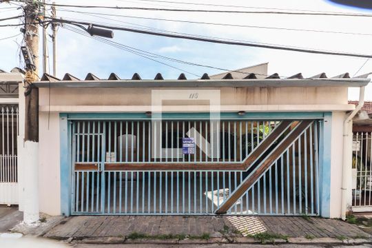 Fachada de casa à venda com 3 quartos, 145m² em Ferreira, São Paulo