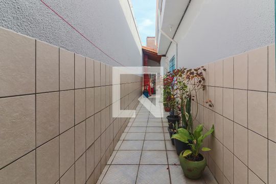 Quintal de casa à venda com 3 quartos, 145m² em Ferreira, São Paulo