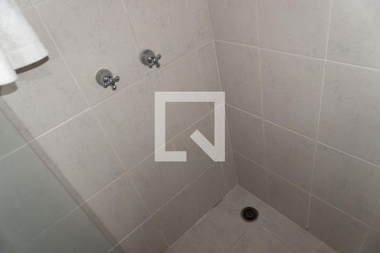 Banheiro de kitnet/studio à venda com 1 quarto, 43m² em Pinheiros, São Paulo