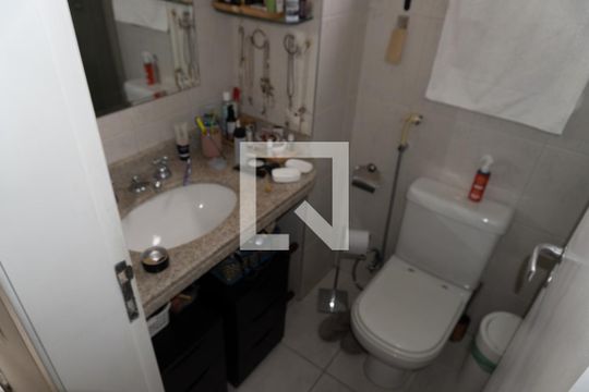 Banheiro de kitnet/studio à venda com 1 quarto, 43m² em Pinheiros, São Paulo
