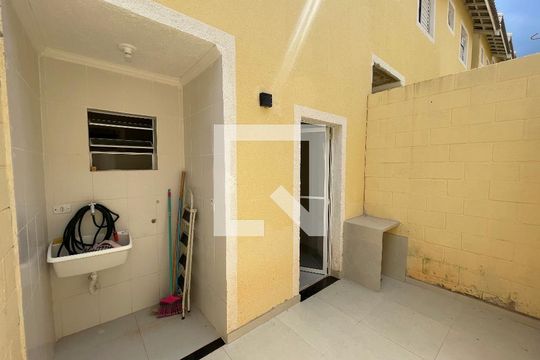Área de Serviço de casa de condomínio para alugar com 2 quartos, 55m² em Chácara Ondas Verdes, Cotia