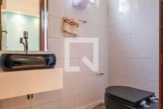 Lavabo de casa de condomínio à venda com 3 quartos, 200m² em Alto de Pinheiros, São Paulo