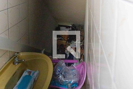 Banheiro da Suíte Casa 2 de casa à venda com 4 quartos, 194m² em Campanário, Diadema