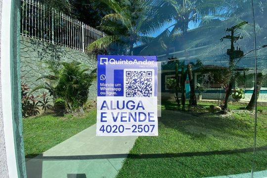 Placa de casa para alugar com 4 quartos, 1000m² em Jacarepaguá, Rio de Janeiro