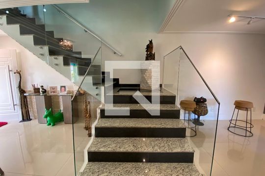 Corredor de casa de condomínio para alugar com 4 quartos, 1000m² em Jacarepaguá, Rio de Janeiro