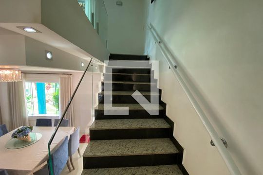 Corredor de casa de condomínio para alugar com 4 quartos, 1000m² em Jacarepaguá, Rio de Janeiro