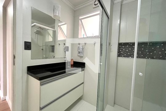 Banheiro de apartamento à venda com 2 quartos, 88m² em Mirandópolis, São Paulo