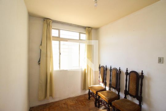 Quarto de Serviço de casa para alugar com 3 quartos, 400m² em Nonoai, Porto Alegre