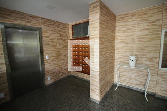 Área comum - Elevador de apartamento para alugar com 2 quartos, 58m² em Vila da Penha, Rio de Janeiro