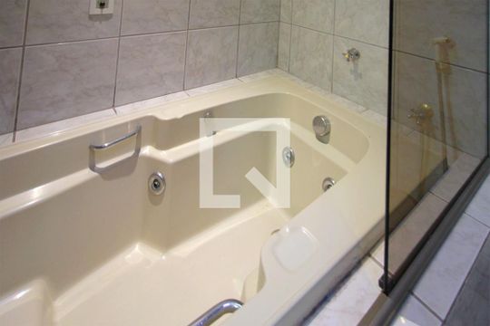 Banheiro de casa à venda com 5 quartos, 362m² em Cachoeirinha, Belo Horizonte
