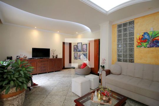 Sala de casa à venda com 5 quartos, 362m² em Cachoeirinha, Belo Horizonte