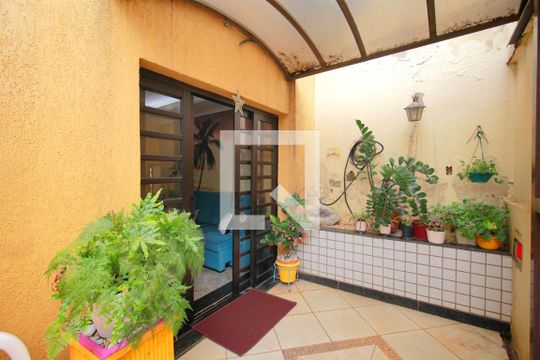 Varanda entrada de casa à venda com 5 quartos, 362m² em Cachoeirinha, Belo Horizonte