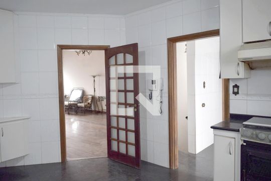 Cozinha de casa à venda com 3 quartos, 300m² em Sumarezinho, São Paulo